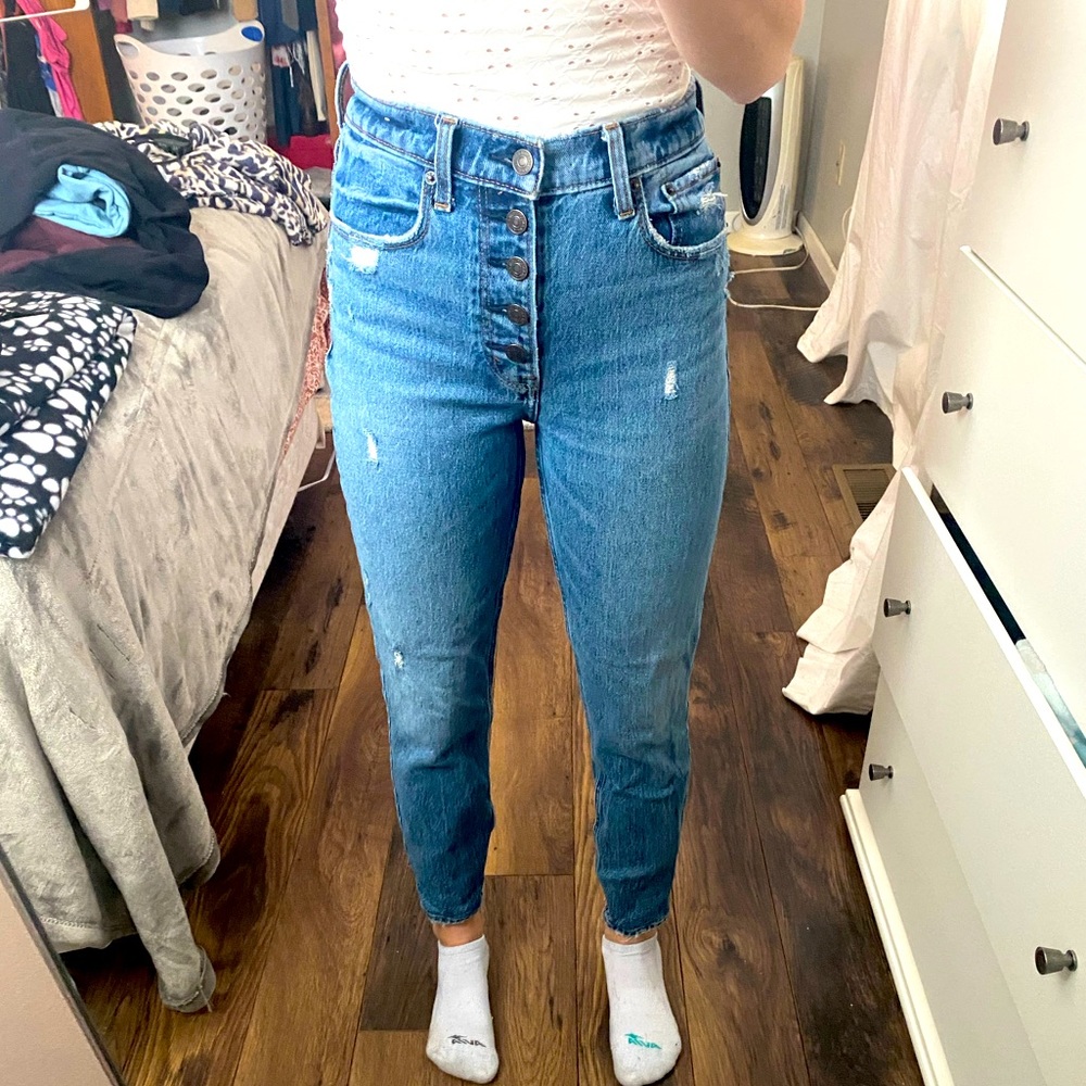 MOM JEANS